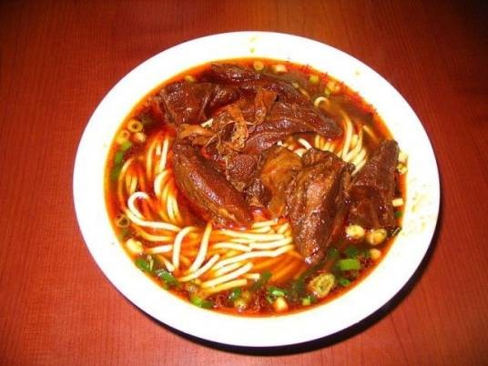 小碗红汤牛肉
