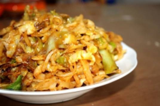 圆白菜肉炒饼