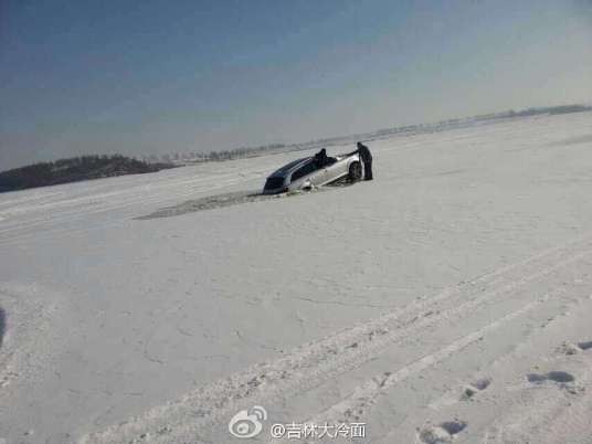 2·1长春豪车掉冰窟事件