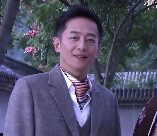 莫负春（《完美新娘》中由陈昭荣饰演的虚拟角色）