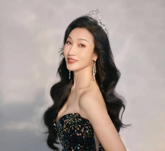 王提（女模特）