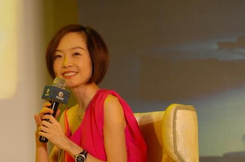 鲁豫终于“发福”不再骨瘦如柴，网友：这样好看多了，你怎么看？