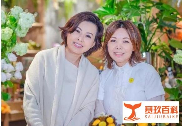 恭喜!60岁陈嘉上再婚娶小30岁娇妻!原配港姐化身女强人,亲自开车送货