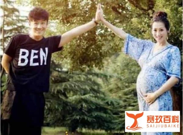 陈浩民老婆蒋丽莎微博晒一家照片，5年生四娃家庭幸福