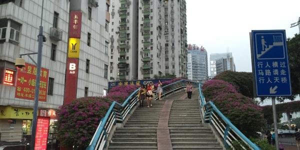 想去广州市珠江新城高德置地广场,应该在珠江新城地铁站哪个出口下车？