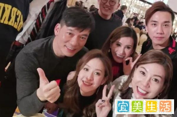 曾当街激咀剥裙！35岁女歌手做小彡毁人夫27年婚姻，如今父女恋玩完！