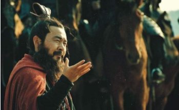 典韦是曹操的护卫,出场也少,没有独自领兵打仗,为什么武功排前几名呢?