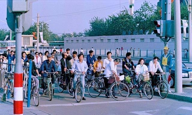 14.99万买车记：四代人的出行革命