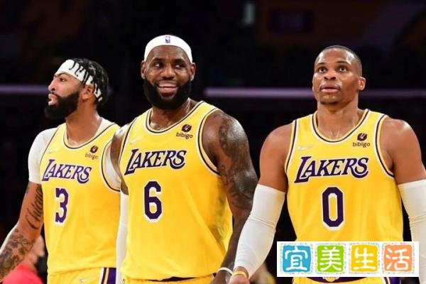 美媒列出了勒布朗詹姆斯职业生涯搭档过的三名最好的控球后卫