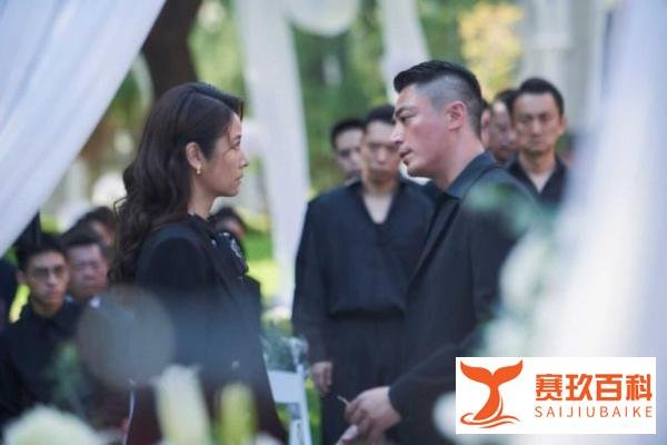 霍建华夫妇约会被偶遇！林心如素颜出镜变化大，脸蛋发福肤色黝黑