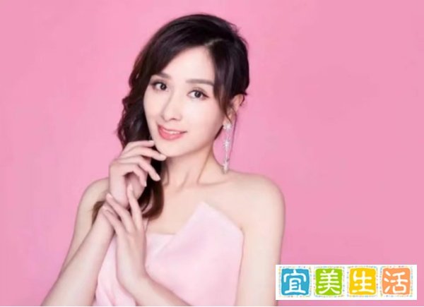 2002年，杨恭如遭一少妇掌掴，从此玉女形象不再、事业跌入谷底