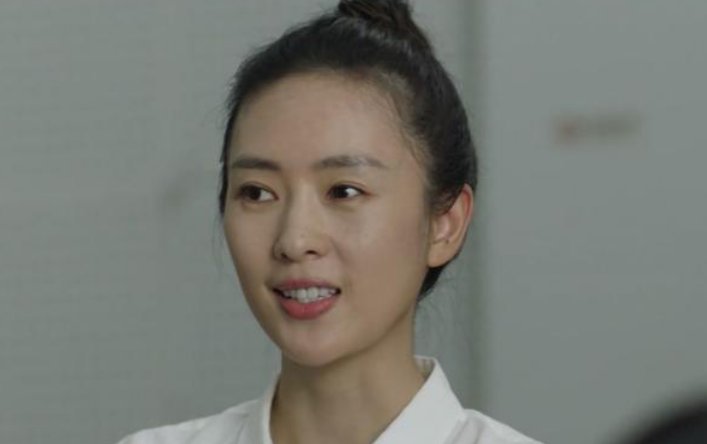 《三十而已》突然串戏到《二十不惑》的片场,这是走错片场了吗?
