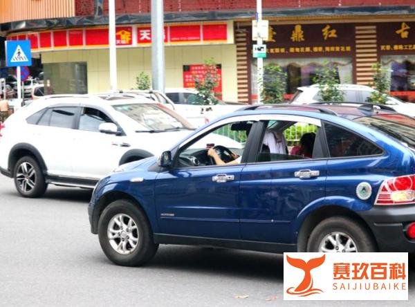 女子打网约车遇黑车被异物击中致失明,平台至今无人负责