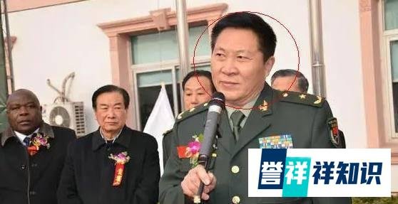 老头假冒军官敛财近400万，被抓时还反问：难道我不是军官？