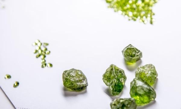 橄榄石值钱吗 橄榄石价格一般是多少?