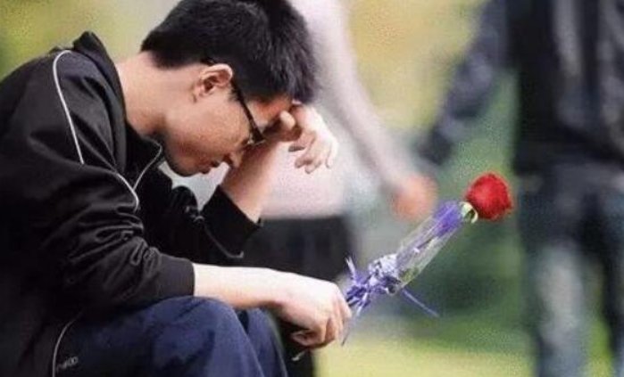 小心眼的男人的表现？