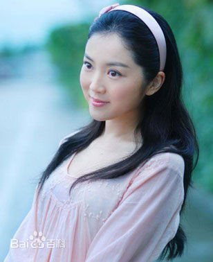 步步惊心中饰演十三阿哥嫡福晋的演员是谁？