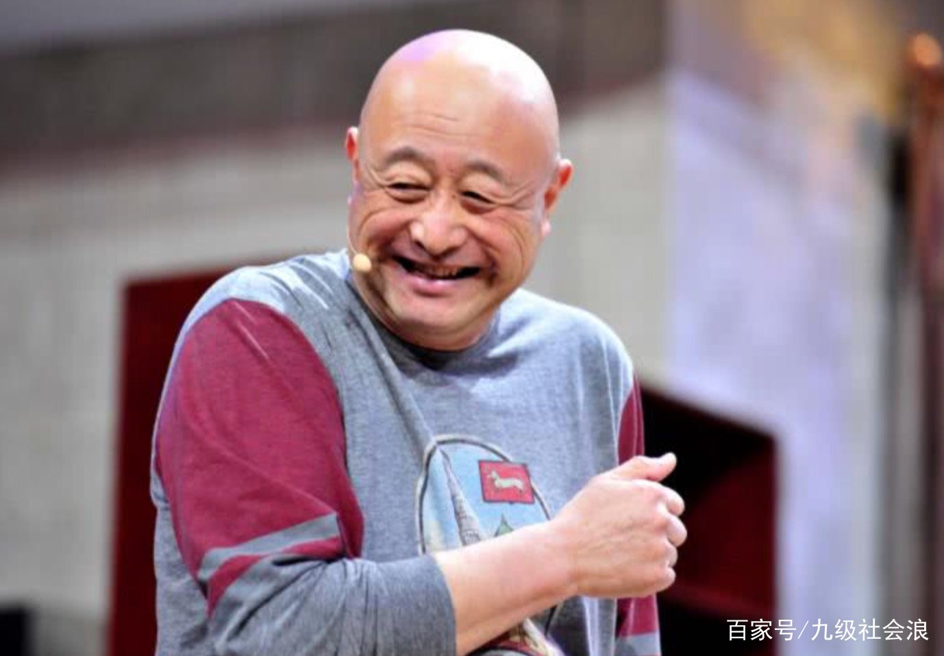 看不起郭德纲，卖假药娶“闺女”被赶出相声界，陈寒柏后悔么？