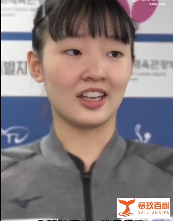 张本美和与孙颖莎合影超开心，中文流利：从她身上学到很多东西！
