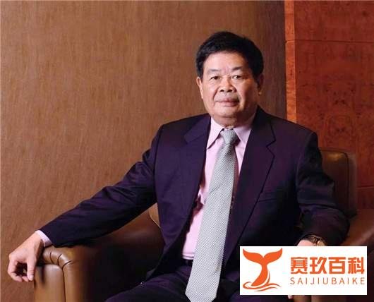 曹德旺“一针见血”许家印