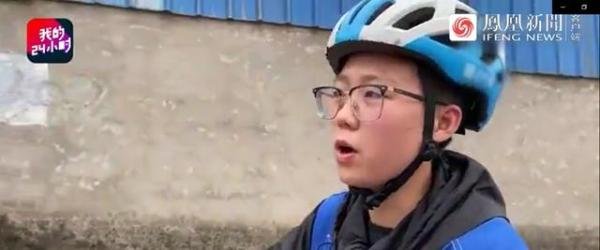 如何看待负债20万的95后女大学生白天跑e代驾晚上洗车？