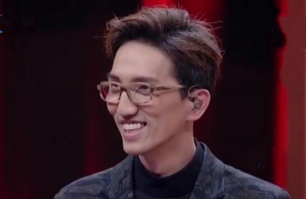 林志炫承认已婚,太太是干妹妹,曾被问及女友时他巧妙避开话题