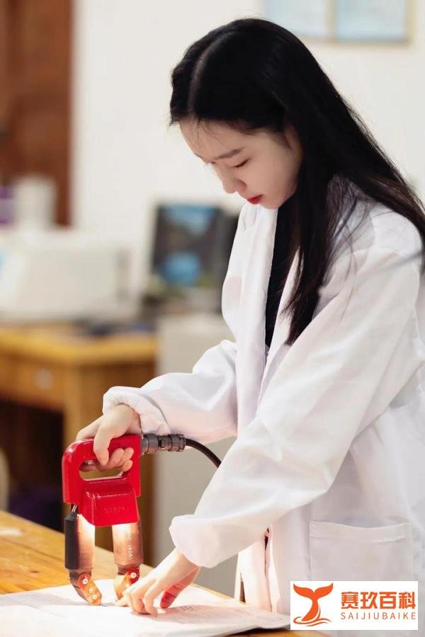 湖南科大再现“女神级”学霸,低调保研清华,在学校一鸣惊人!