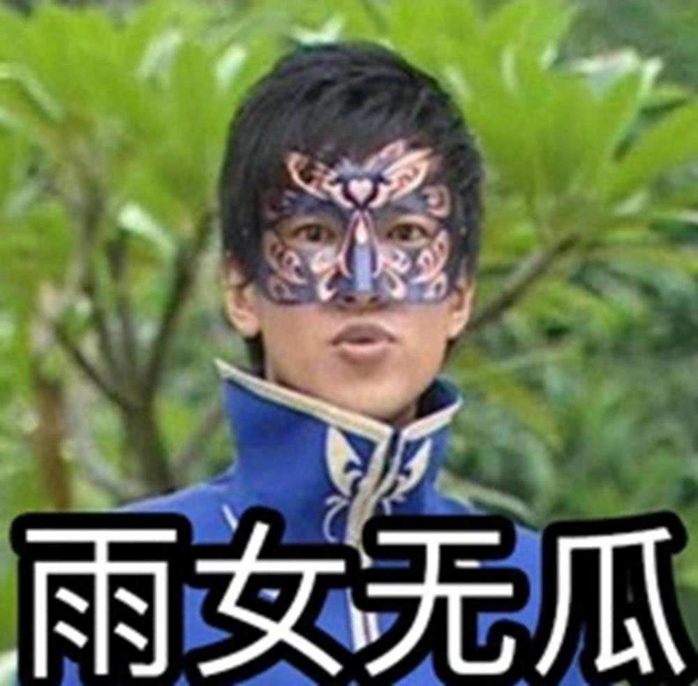 黄晓明晒与家人合照,自曝在家陪妈妈过年,他们一家人的关系如何?