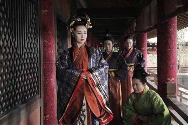 芈槐是芈月的哥哥，为何芈月要把他活活饿死？
