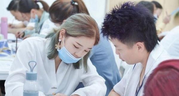上海一般学纹绣要多少钱啊