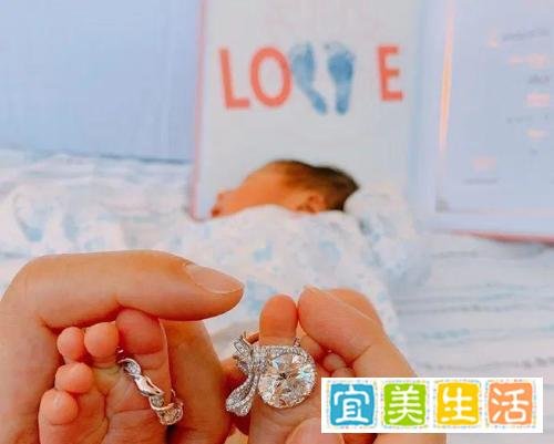 安以轩官宣产女，首胎老公嘉奖24亿，陈荣炼曾为前妻女儿买游艇