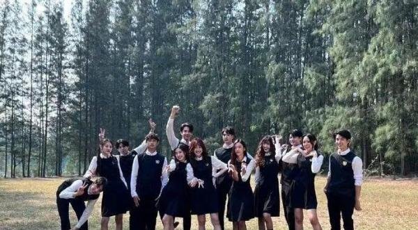 泰剧推荐 | 【寄宿学校】学校就是家,你们 都是被抛弃的孩子