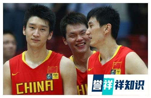 还记得中国男篮的耻辱“偷笑门”事件吗？朱芳雨等人挤兑郭士强？