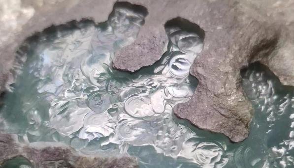 高冰种翡翠原石图片及价格？