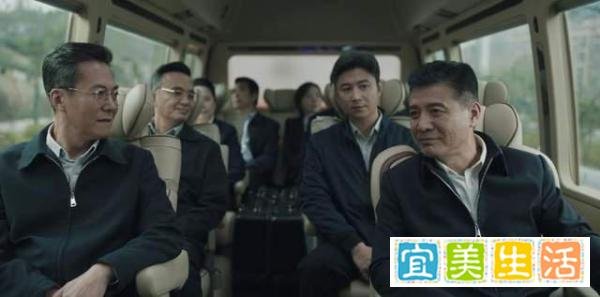 《扫黑风暴》：胡笑伟曾是英雄警察，为何被“人情”拖累？