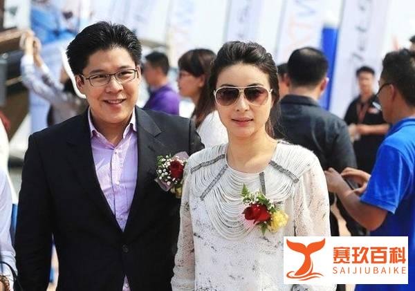 37岁郭晶晶白发苍苍如老太,看完真相真心疼啊!
