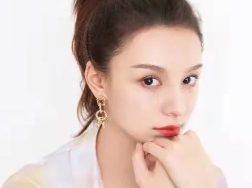 艾福鲁斯为什么是男的