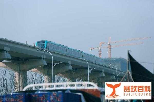 南宁买房可以免费坐10年地铁，建议济南和青岛都可以跟进这么做