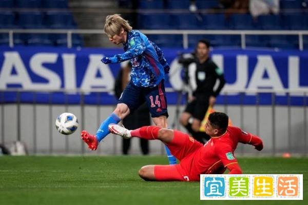 ??黄健翔谈中国男足0-2日本男足：中国足球彻底地输了