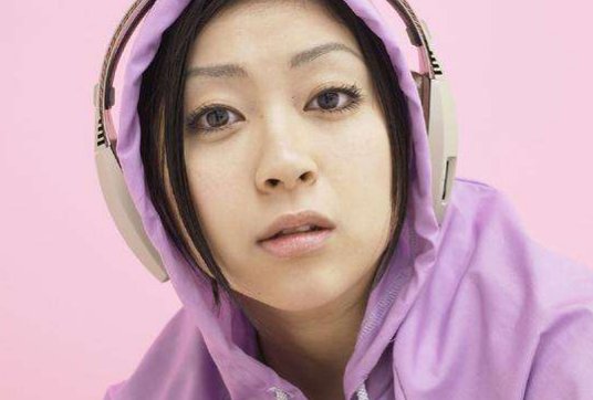 求宇多田光《beautiful world》的日语和罗马音歌词