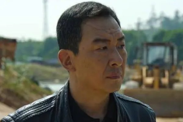 狂飙里警察内部谁是徐江的内线