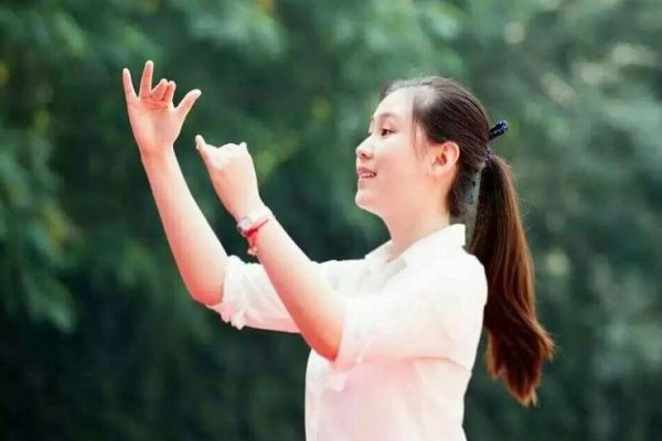 娱心悦耳是什么意思?