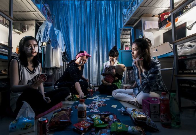 可以帮忙想个搞笑的女生宿舍名字吗？