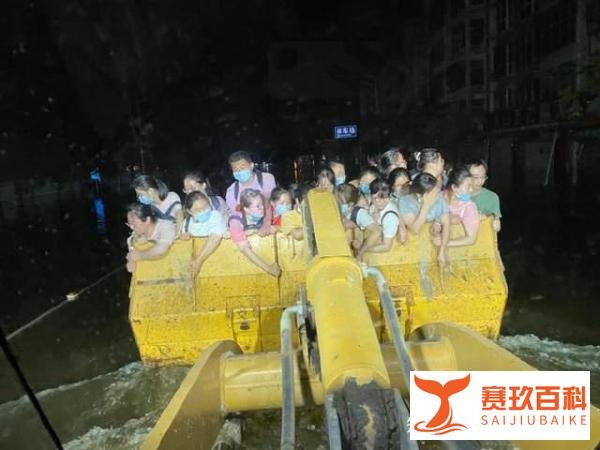 河南卫辉为何内涝积水这么严重？原因公布后很多人为什么不满意？