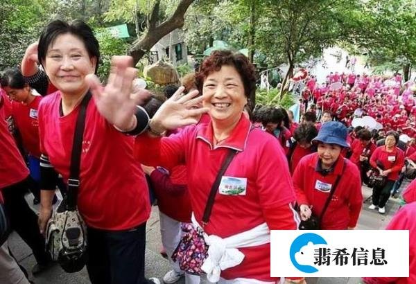 10年近3亿人,最大退休潮到来,专家称当务之急是男女同龄退休