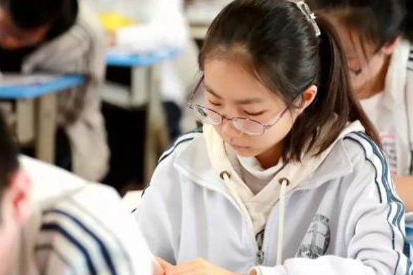 2023年深圳中考状元是谁