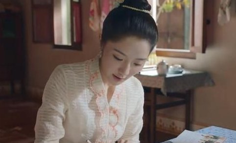 《小娘惹》中的菊香不屈从敢和命运抗衡，她的结局是好的吗？