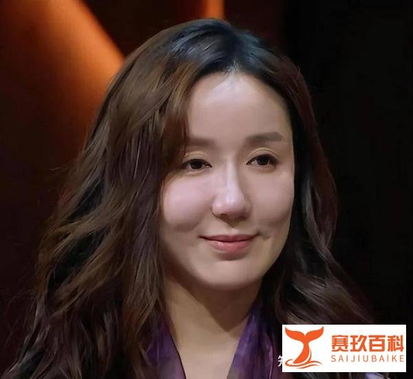 娄艺潇回应被网友P回胡一菲：我很喜欢，我接受自己的所有状态