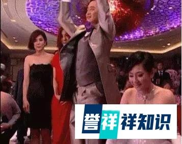 40岁Selina离婚6年后官宣恋情,小7岁男友身家数亿,前夫不淡定了