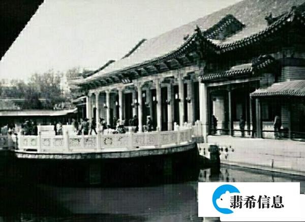 《五牛图》与春耦斋
